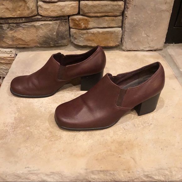 Thom McAn Block Heel Slip-On Shoes • Size 6.5 W - Picture 5 of 7